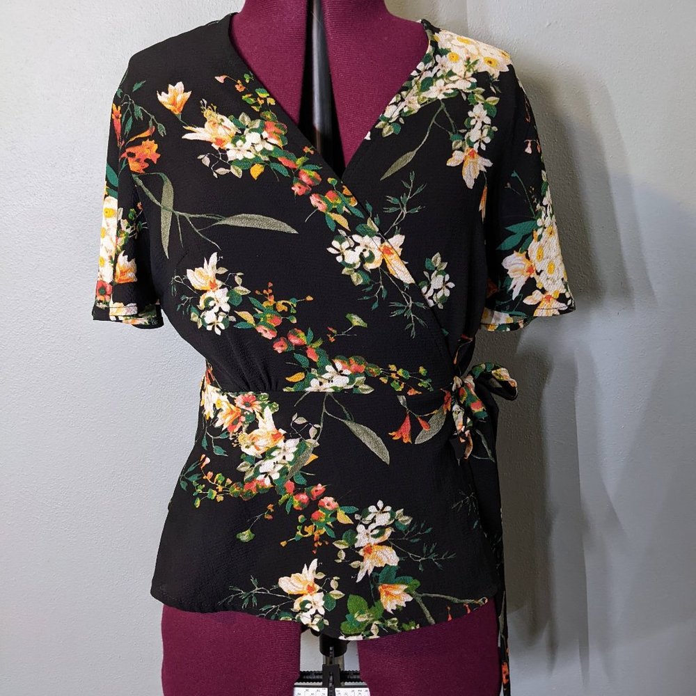 Floral Peplum Wrap Top Medium